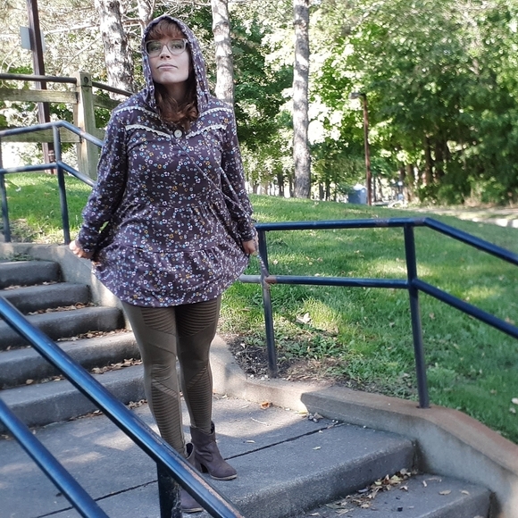 Tiered Hoodie Tunic - Picture 14 of 14